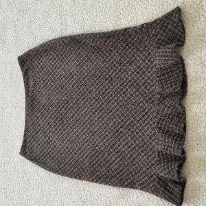 Gap Pencil Skirt With Ruffle Bottom Size 2